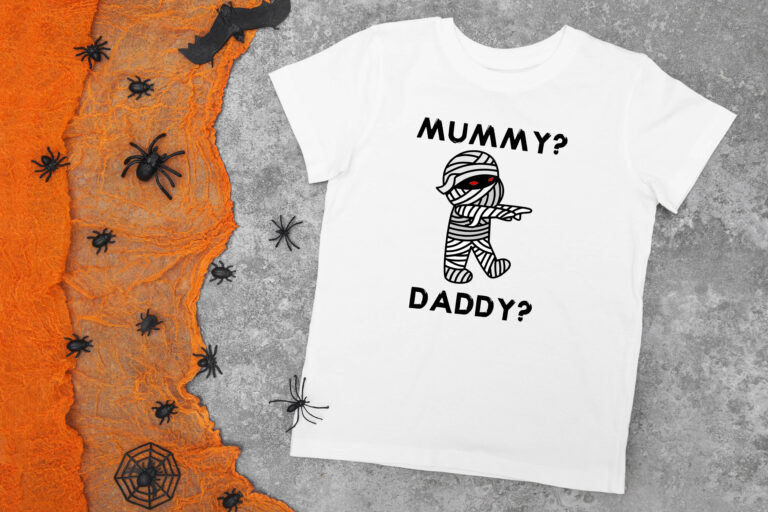 Free Halloween Mummy or Daddy SVG Cutting File for the Cricut.