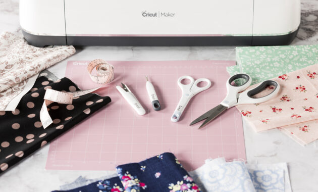 Fabric Cricut Crafter Gift Guide